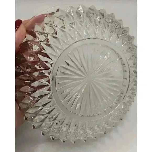 Beautiful Vintage Indiana Glass Bowl Diamond Point Candy Nuts Berry Trinket Dish - Picture 8 of 10